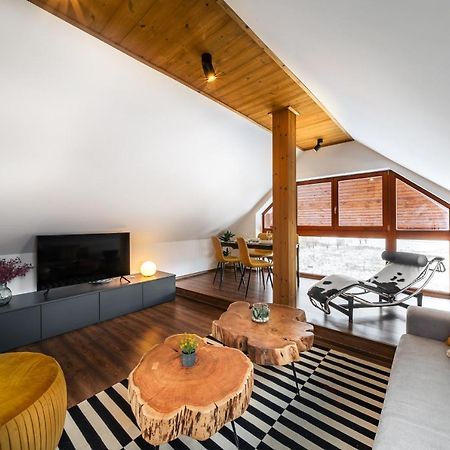 Cozy Mountain Attic Apartment In High Tatras ヴェルカー・ロムニツァ エクステリア 写真