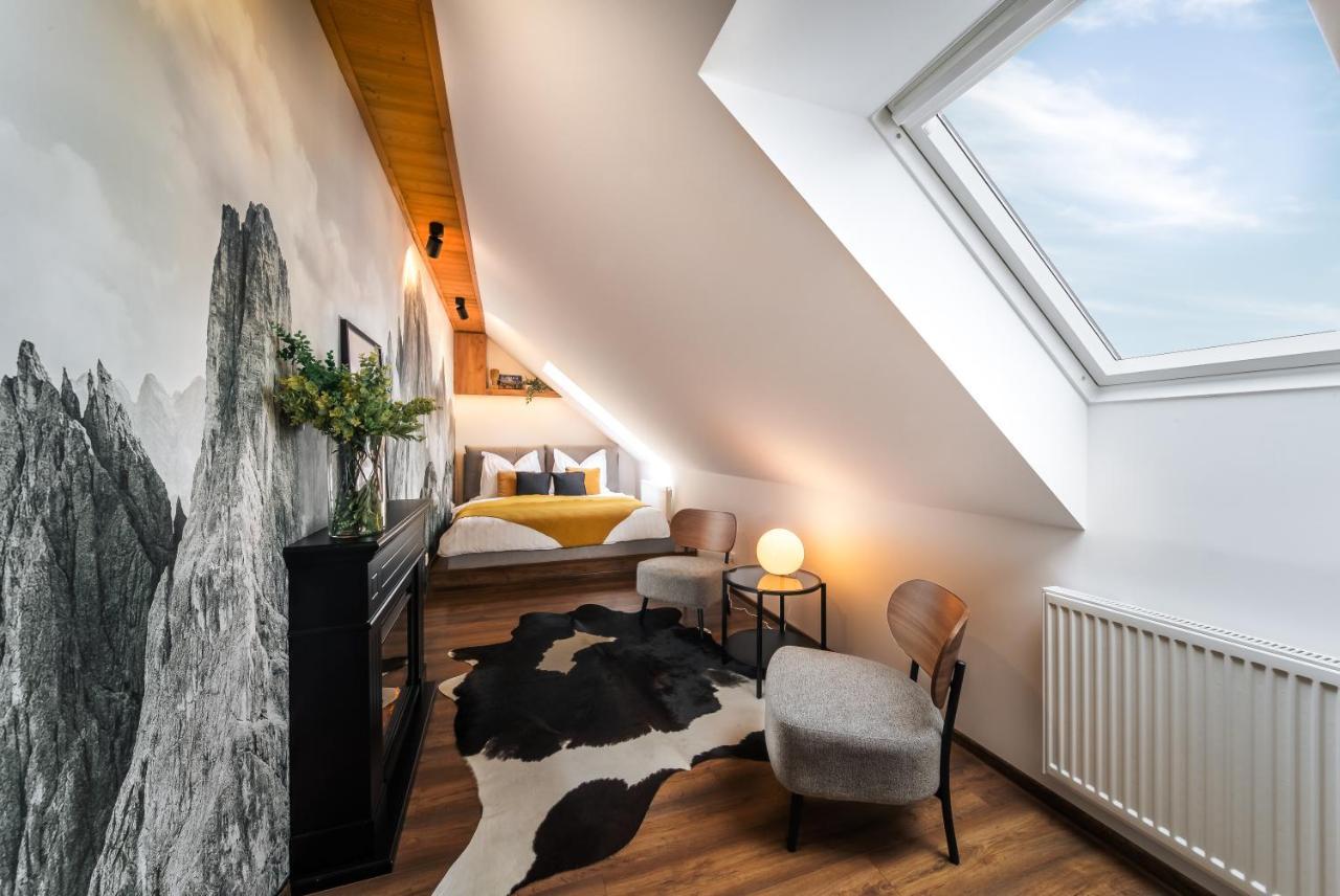 Cozy Mountain Attic Apartment In High Tatras ヴェルカー・ロムニツァ エクステリア 写真