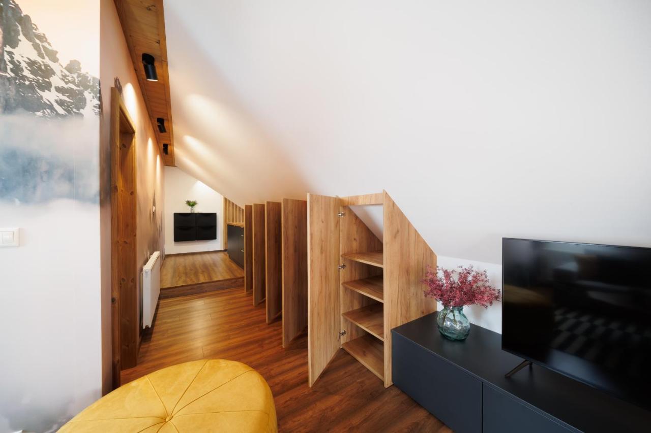 Cozy Mountain Attic Apartment In High Tatras ヴェルカー・ロムニツァ エクステリア 写真