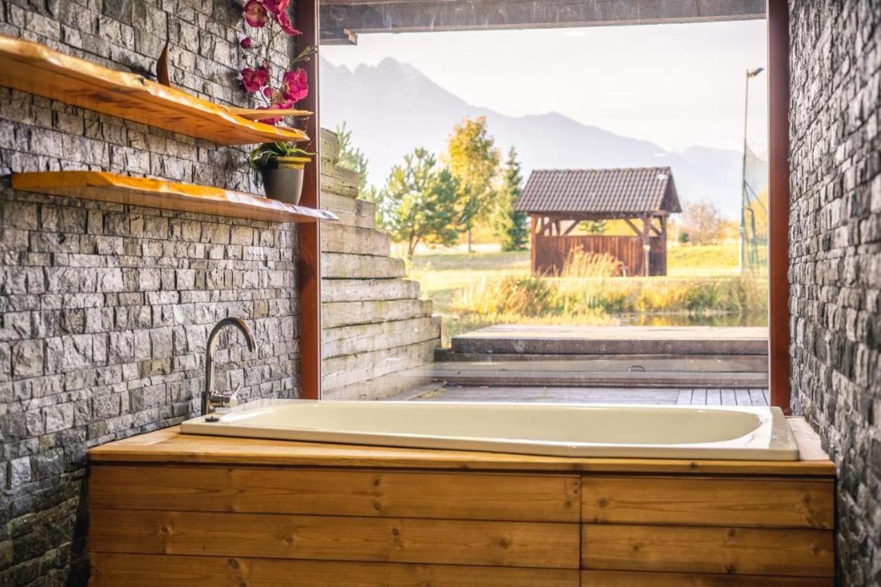 Cozy Mountain Attic Apartment In High Tatras ヴェルカー・ロムニツァ エクステリア 写真